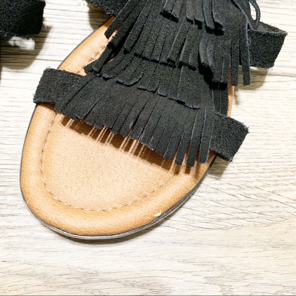 Minnetonka fringe sandals size 6 - Picture 3 of 3